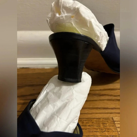 Donald J. Pliner Black Open-Toe Sandals - Picture 5 of 6